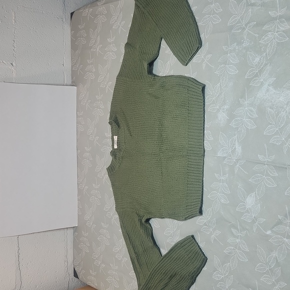Ardene Crop Sweater - Picture 1 of 11